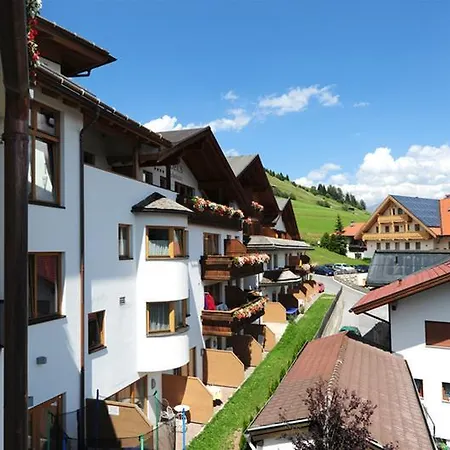 Amadeus Micheluzzi Hotel Serfaus