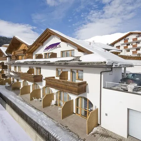 Отель Amadeus Micheluzzi 4*