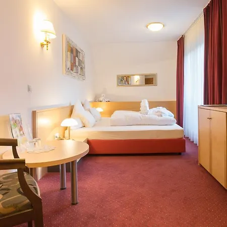 Amadeus Micheluzzi Отель 4*