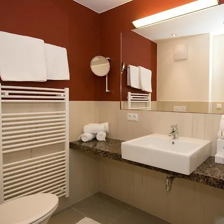 Amadeus Micheluzzi Hotel 4*