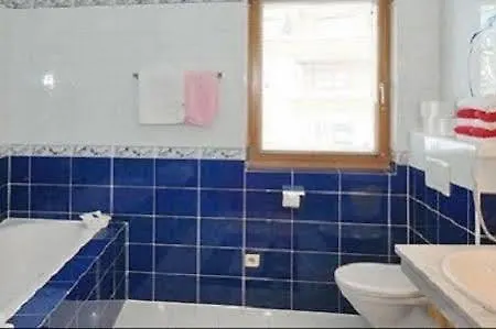 Amadeus Micheluzzi ザーファウス